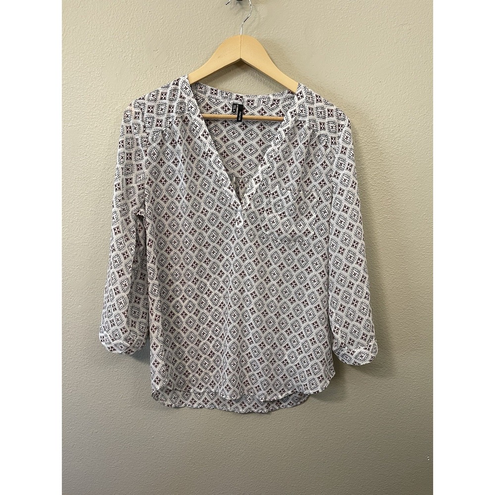 Maurices Semi Sheer Summer Top 3/4 Sleeve Patterned Flowy White Multi Size M EUC